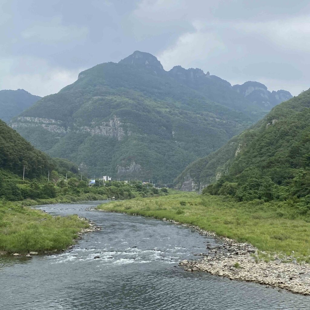 Guided hikes in South Korea
