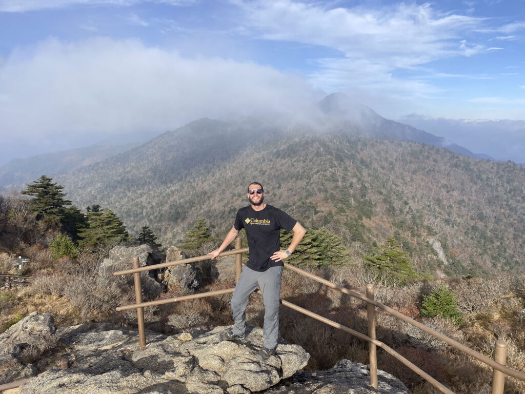 Jirisan multi-day traverse hike South Korea