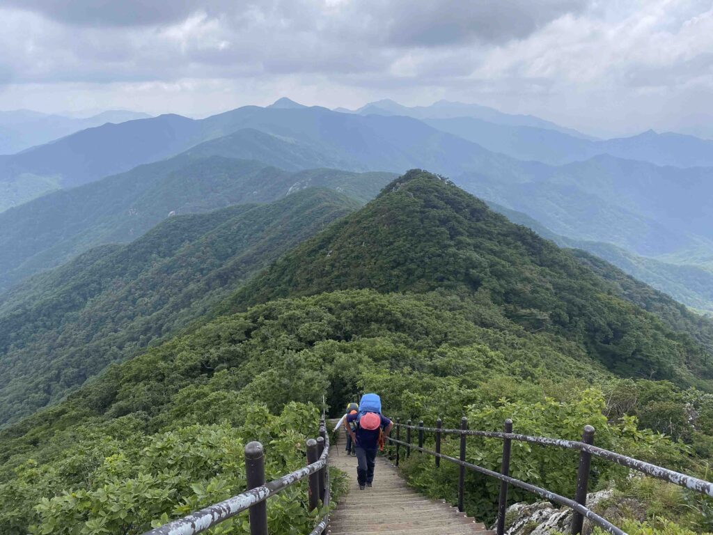 hiking tours in south korea