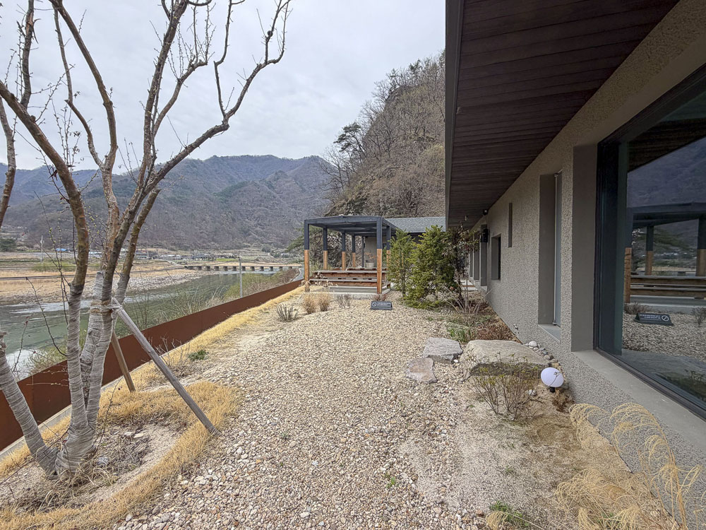 Guided hikes in South Korea
