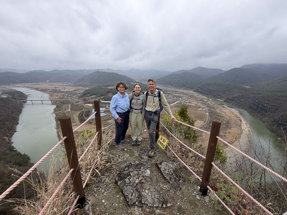 Guided hikes in South Korea