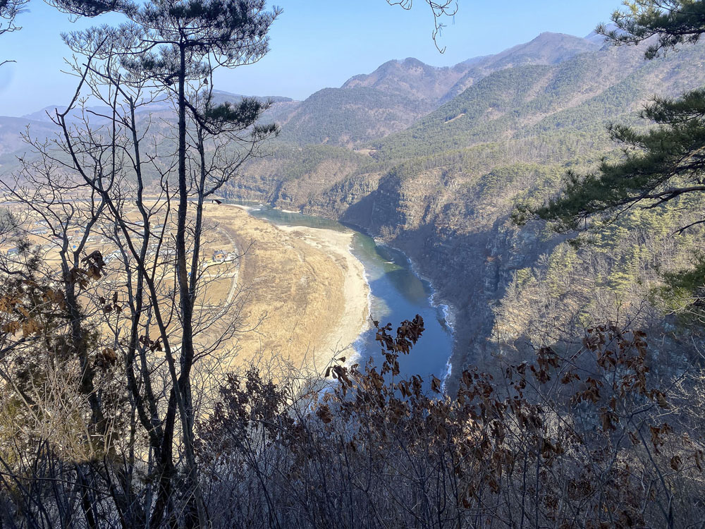 Guided hikes in South Korea
