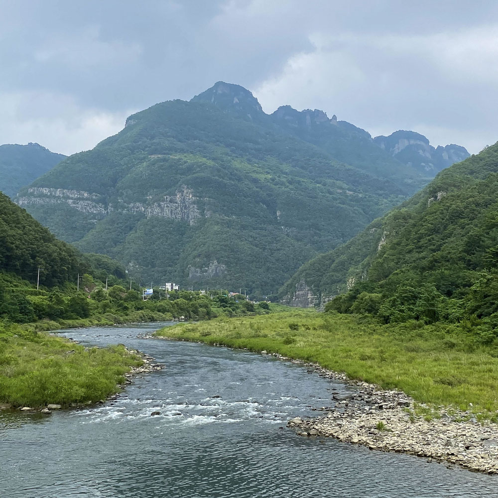 Guided hikes in South Korea
