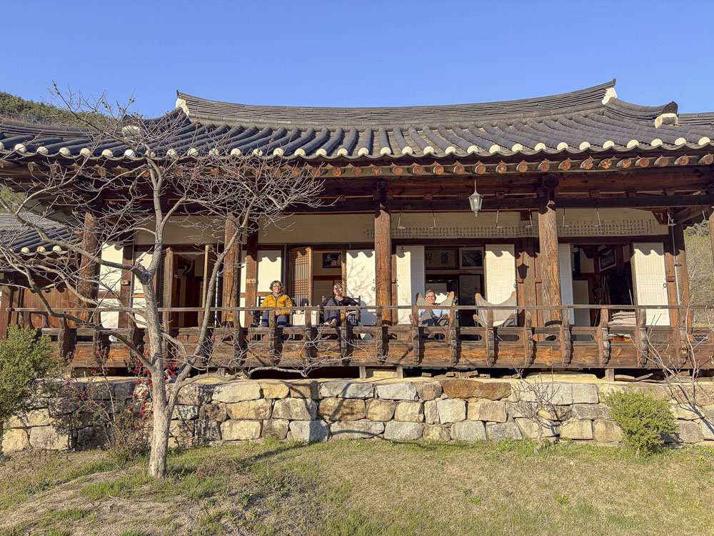 Guided hikes in South Korea
